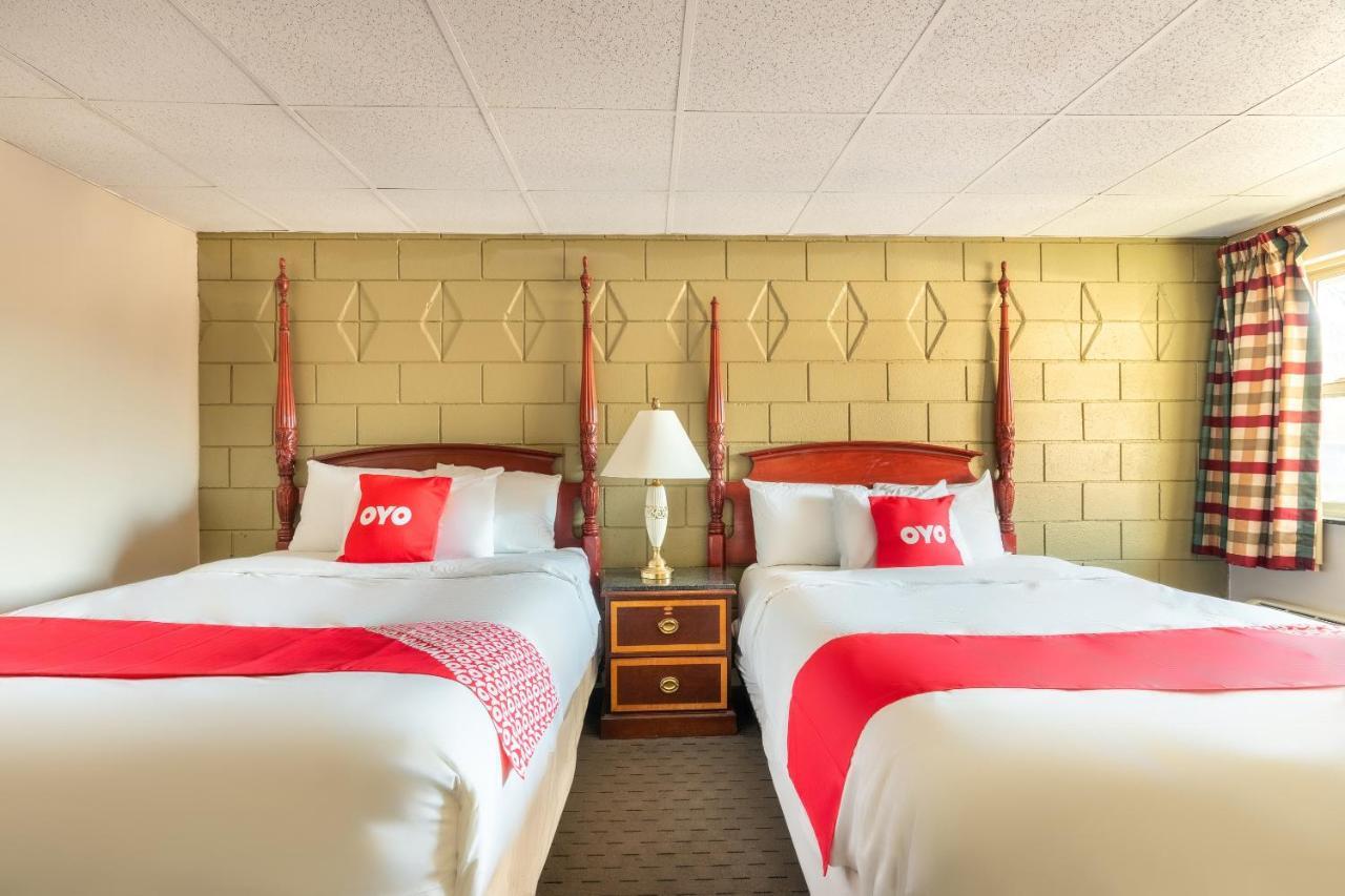OYO Hotel Malden MA Broadway Buitenkant foto