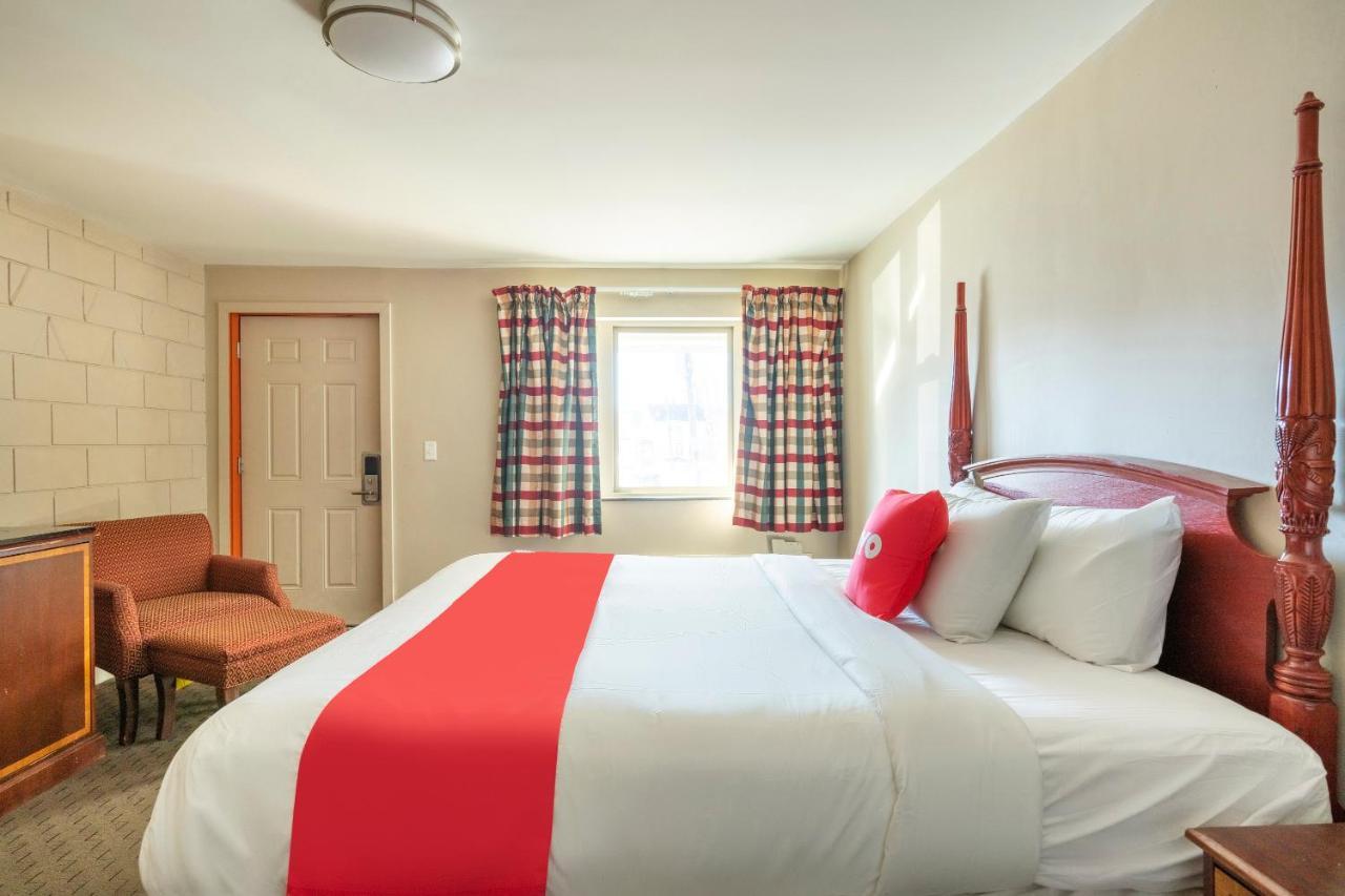 OYO Hotel Malden MA Broadway Buitenkant foto