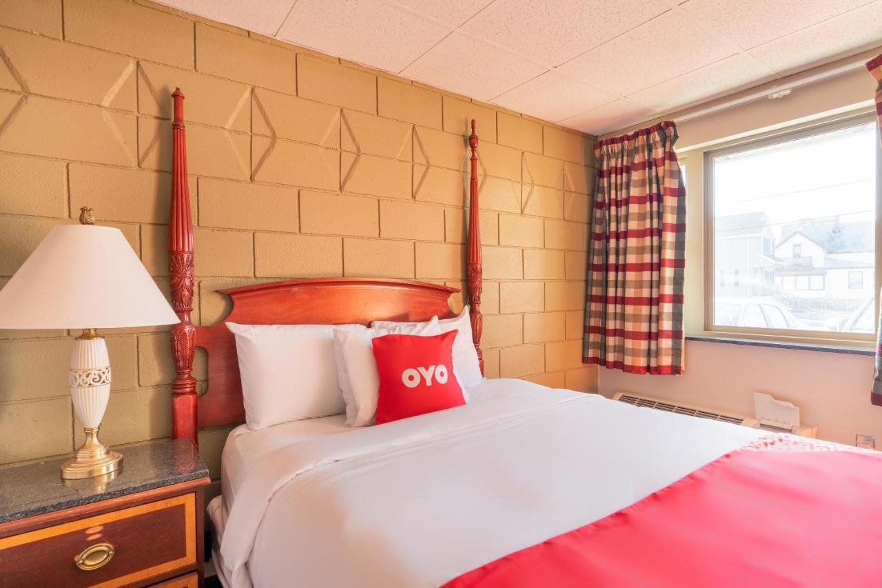 OYO Hotel Malden MA Broadway Buitenkant foto