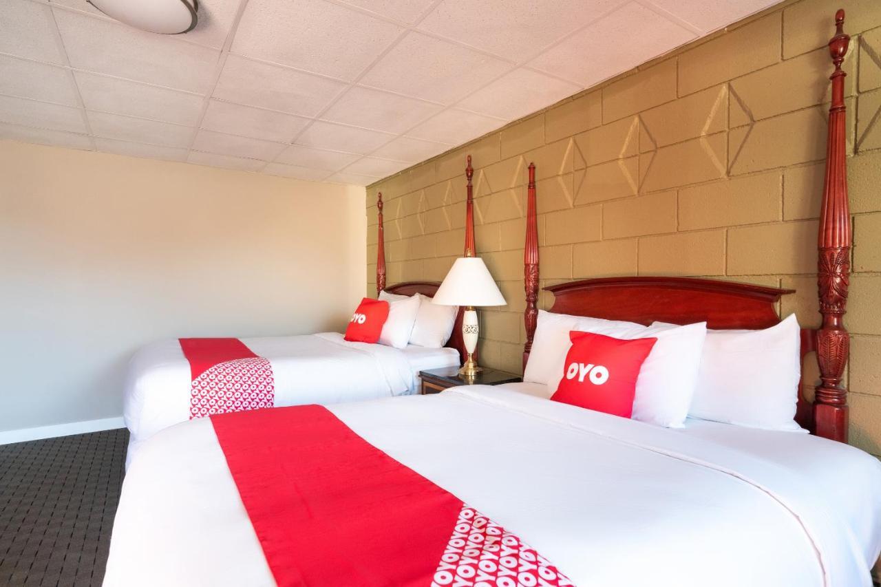 OYO Hotel Malden MA Broadway Buitenkant foto